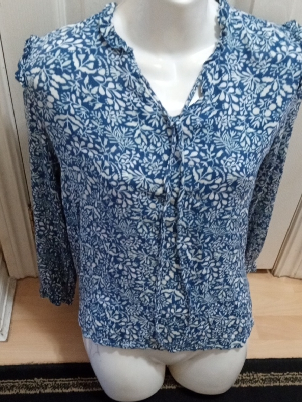 2 For 💲1⃣▶▶▶Blue Floral Button-Front Women's Blouse by H A W T 96 Cm Bust